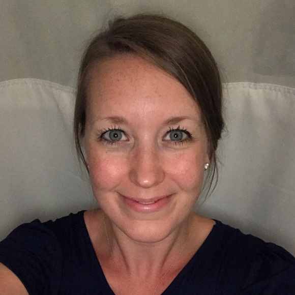 Meet your Posher, Carissa - Picture 3 of 5